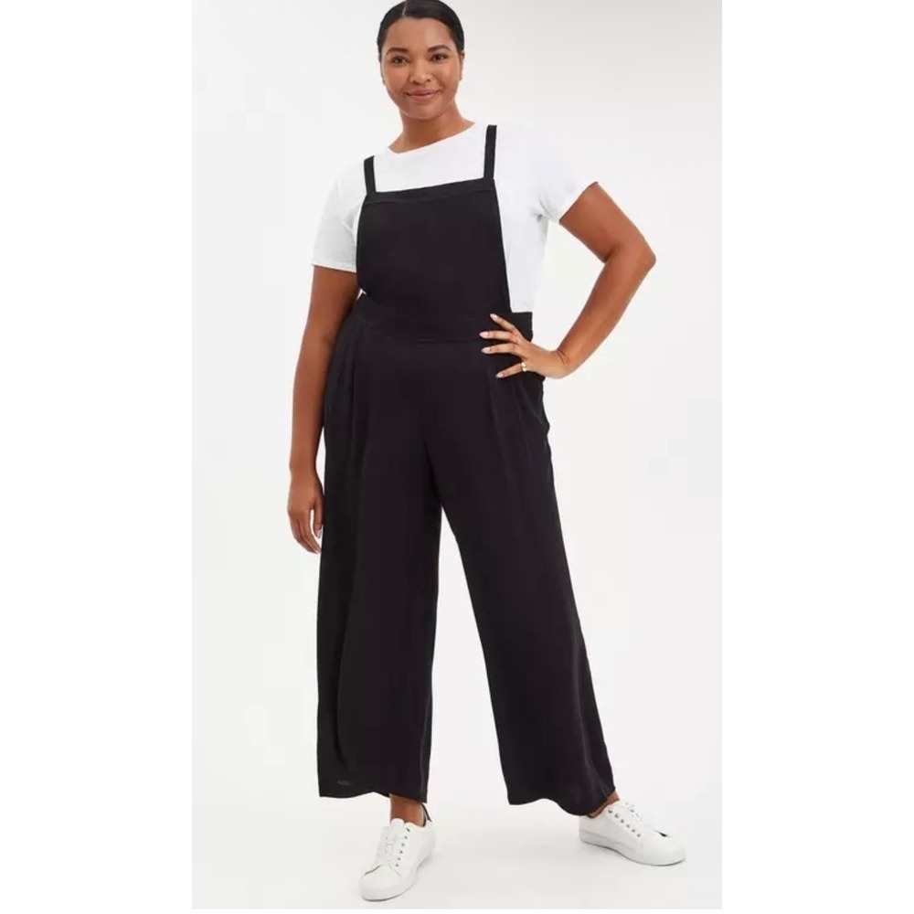 Torrid 1 Black Wide Leg Stretch‎ Crepe Jumpsuit Overalls Cropped  1x 14 16